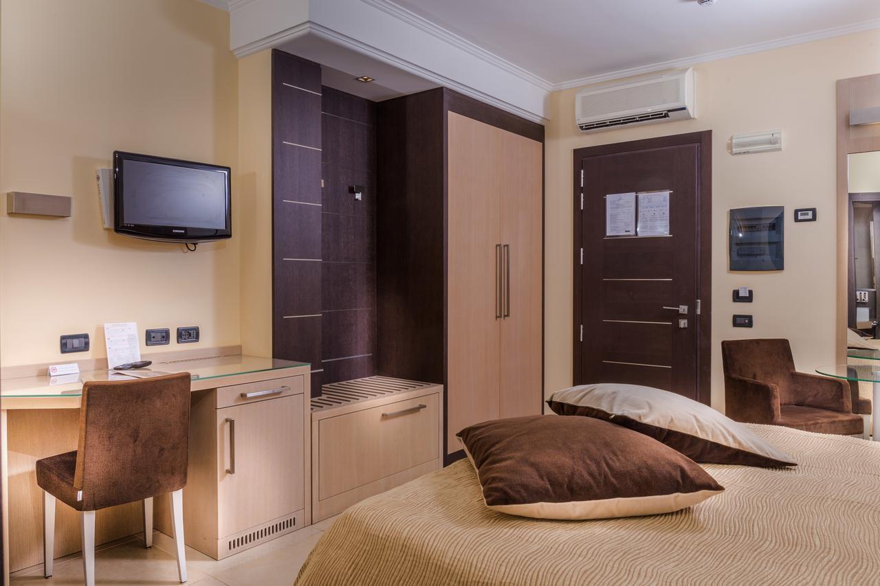 Hotel Imperial San Benedetto del Tronto Exterior foto