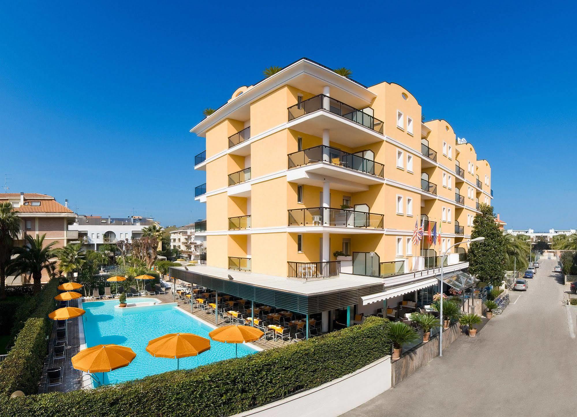 Hotel Imperial San Benedetto del Tronto Exterior foto